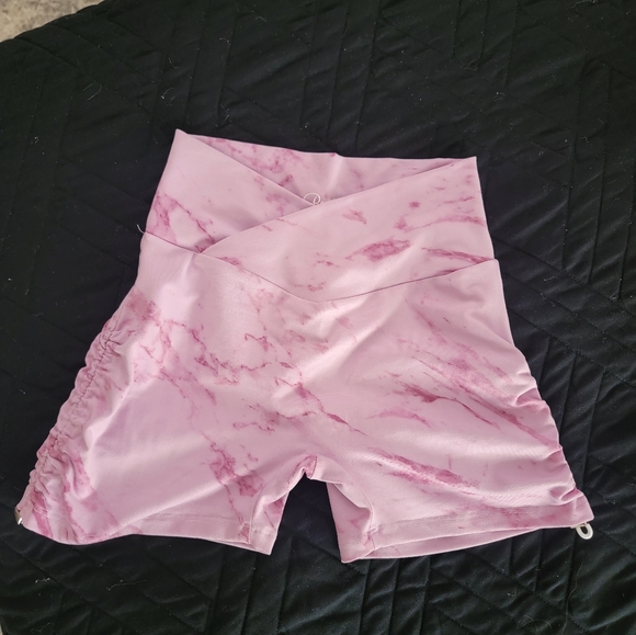 Bombshell toggle shorts - Picture 1 of 3